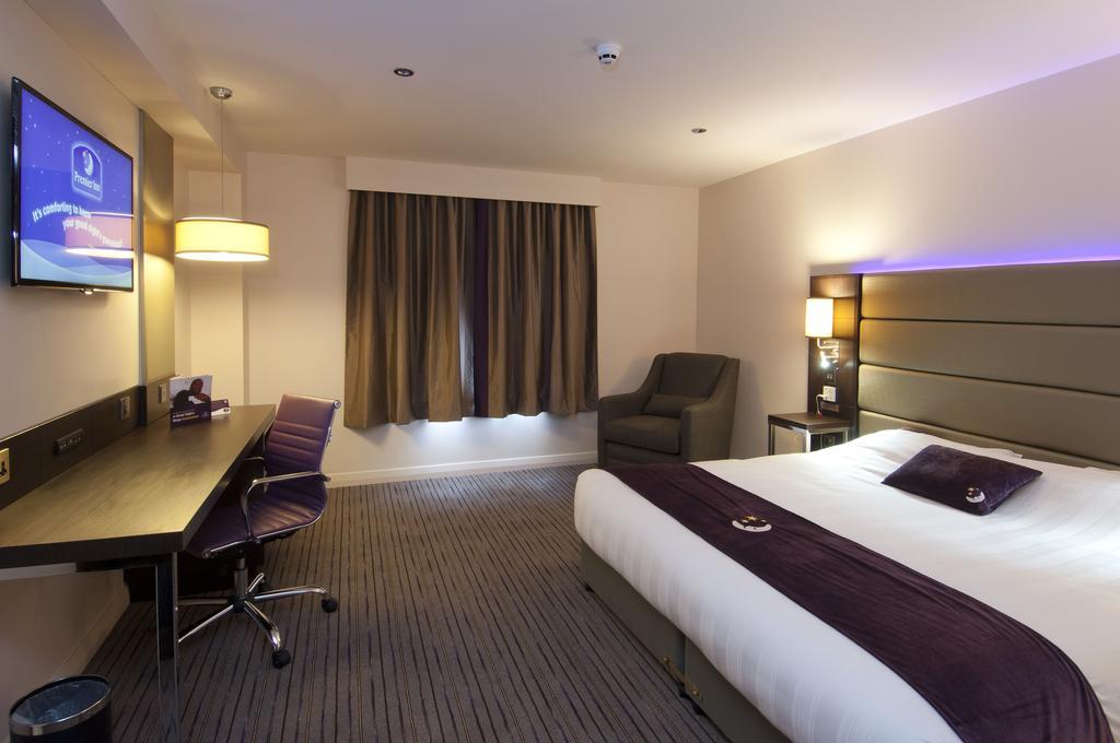 Premier Inn Peterborough - Ferry Meadows Exterior foto