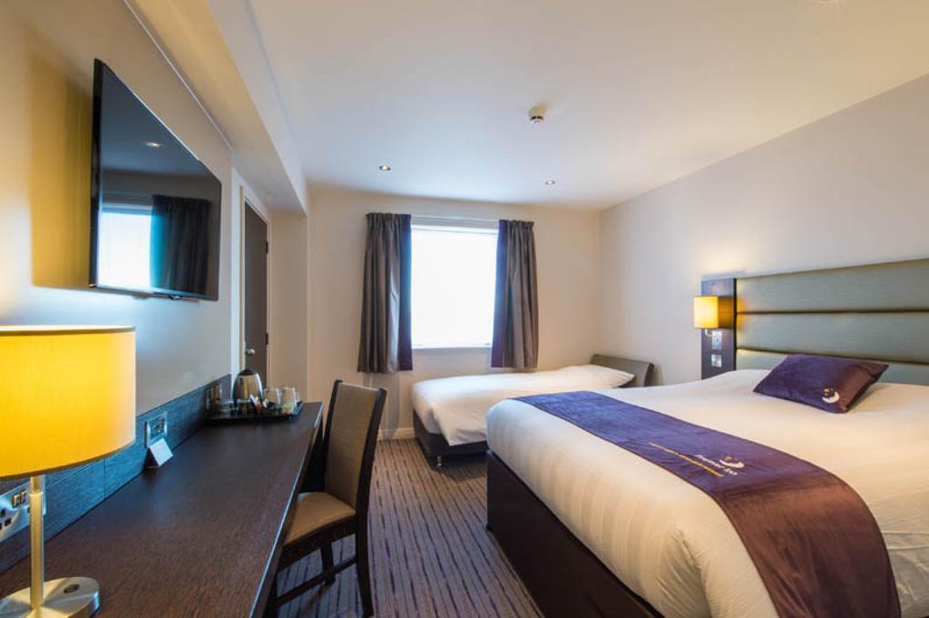 Premier Inn Peterborough - Ferry Meadows Exterior foto