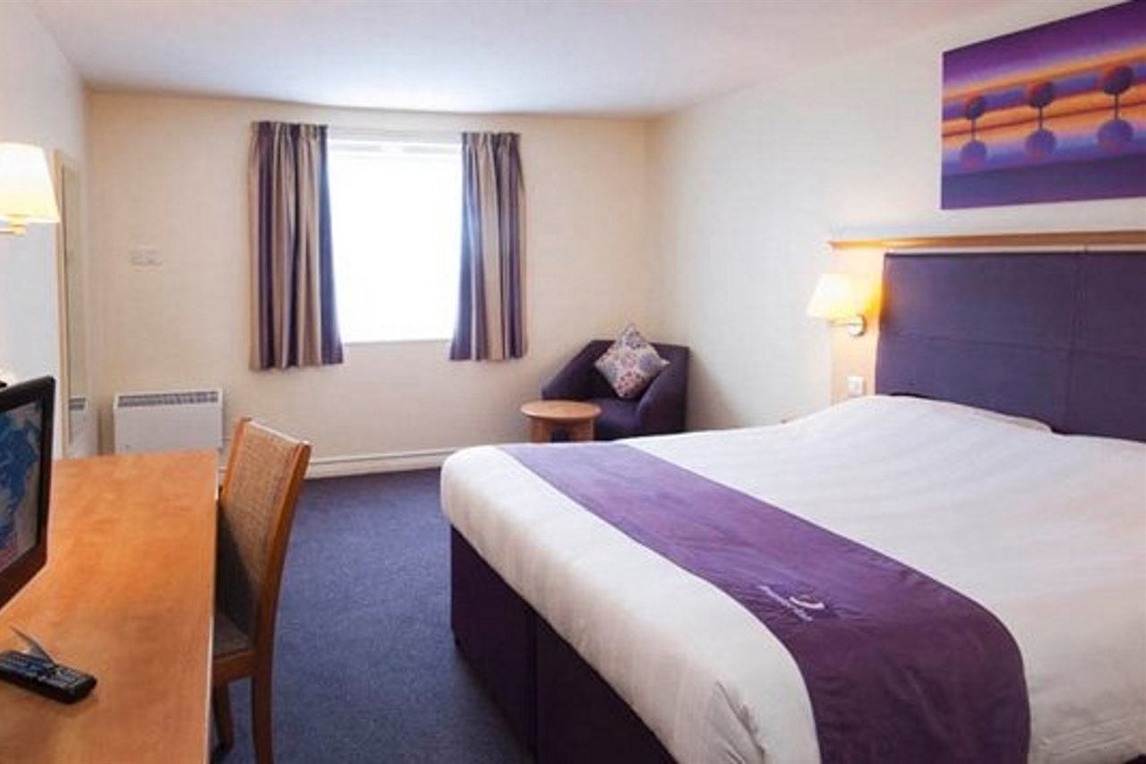 Premier Inn Peterborough - Ferry Meadows Exterior foto